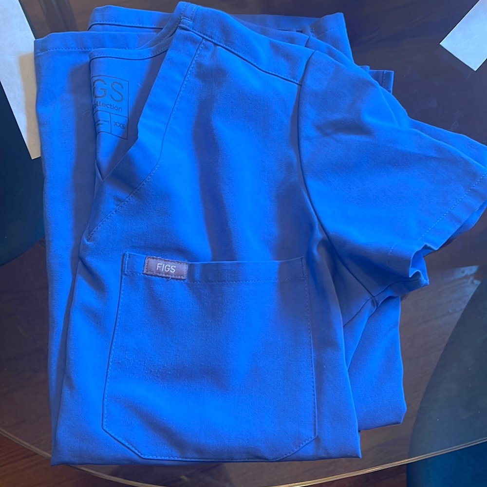 Figs scrubs top Catarina ceil blue